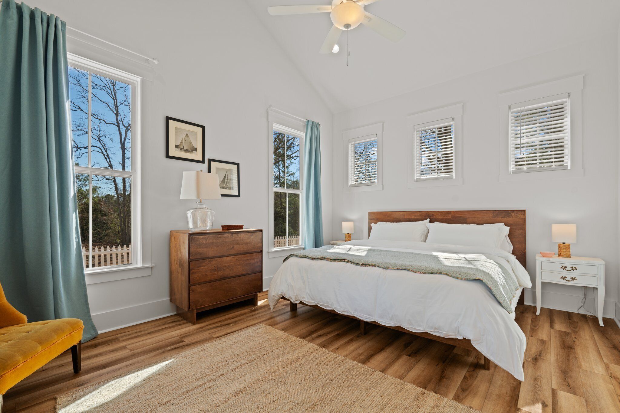 Strykjärn/strykbräda, wi-fi och sängkläder