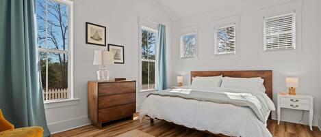 Strykjärn/strykbräda, wi-fi och sängkläder