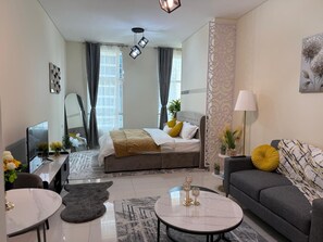 Iron/ironing board, WiFi, bed sheets - Fully Luxury Studio Total Privacy Pool & Sauna (Dubai)