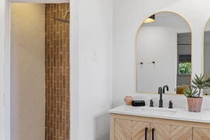 Bathroom - PAR-TEE | 3BD Home on Golf Course - Sleeps 11 (Sarasota)