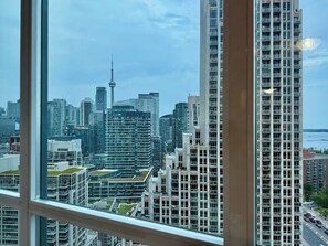 City view - The Waterfront Suites (Toronto)