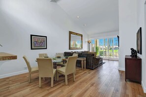 Interior - Gorgeous fairway views|Pet-friendly|Club access (Palm Desert)