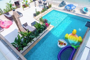 Seasonal outdoor pool - Santa Monica Seaview Vacation Home (Shenzhen)