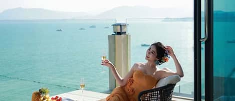 Luxury Double Room | Free minibar, desk, blackout drapes, free WiFi