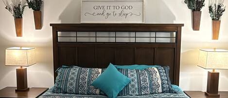 3 makuuhuonetta, silitysrauta/-lauta, Wi-Fi, vuodevaatteet