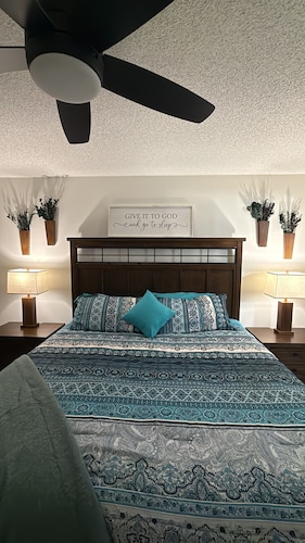 Spacious & Modern 3BR Townhouse