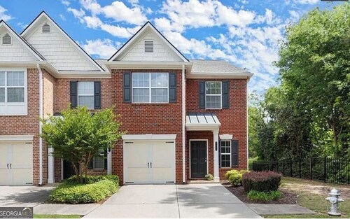 Spacious & Modern 3BR Townhouse