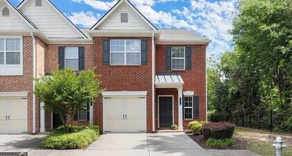 Spacious & Modern 3BR Townhouse