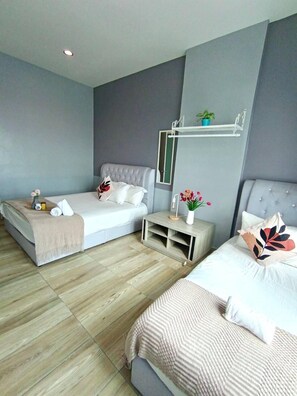 Cortinas blackout, tabla de planchar con plancha y wifi gratis 