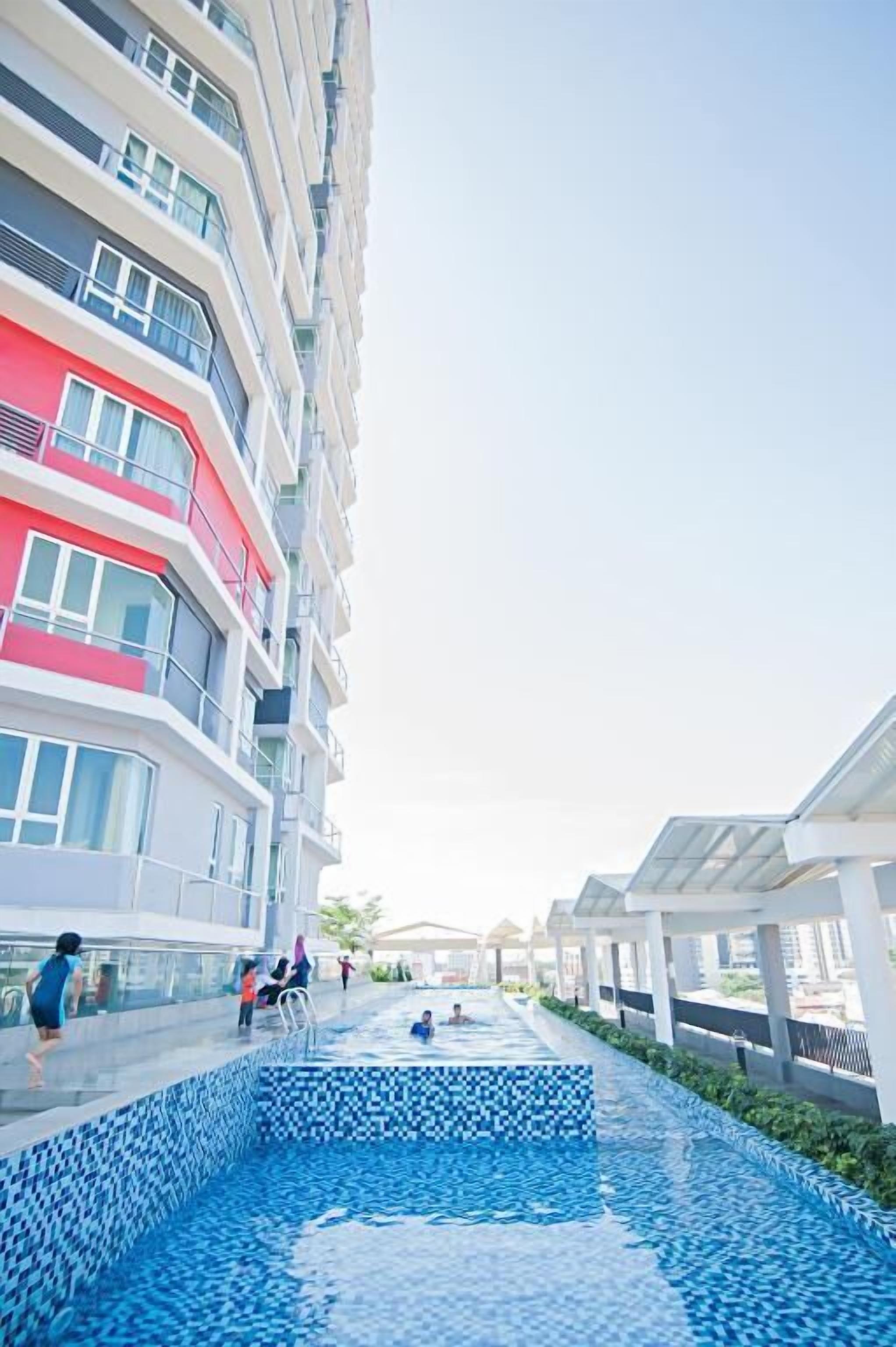 Apartamento básico, vistas a la ciudad | Piscina | Una piscina al aire libre