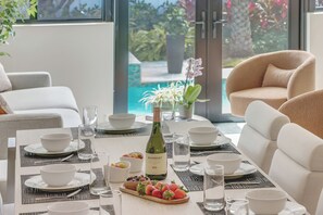 Dining - FIFA Perfect 19KM | Hollywood Palms: Mins to beach, Pool-Spa, BBQ (Hollywood)