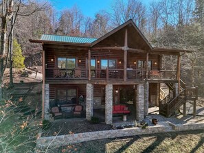 Exterior -  Acorn Abbey - Lakeside Retreat w/3BRs, spring on the water! (Murphy)