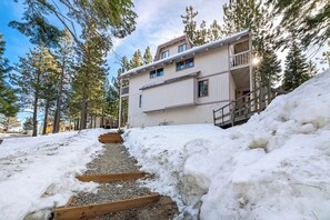 Exterior - Updated 3BR/2BA Ski & Hiking townhome near Heavenly! (Stateline)