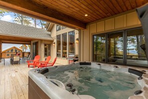 Terrace/patio - Luxury 4 BR Mountain Escape: Views, Hot Tub & Pool Table (Banner Elk)