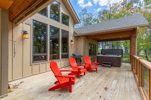 Terrace/patio - Luxury 4 BR Mountain Escape: Views, Hot Tub & Pool Table (Banner Elk)