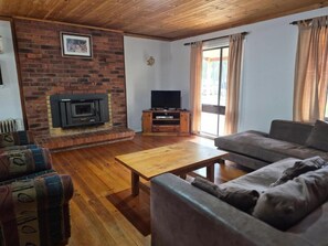 Ferienhaus, Terrasse, Seeblick (4 Bedroom Laanecoorie Lodge) | Ausstattung der Unterkunft