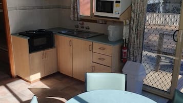 Cabaña, vista al lago (2 Bedroom Family Cabin X) | Cocina privada