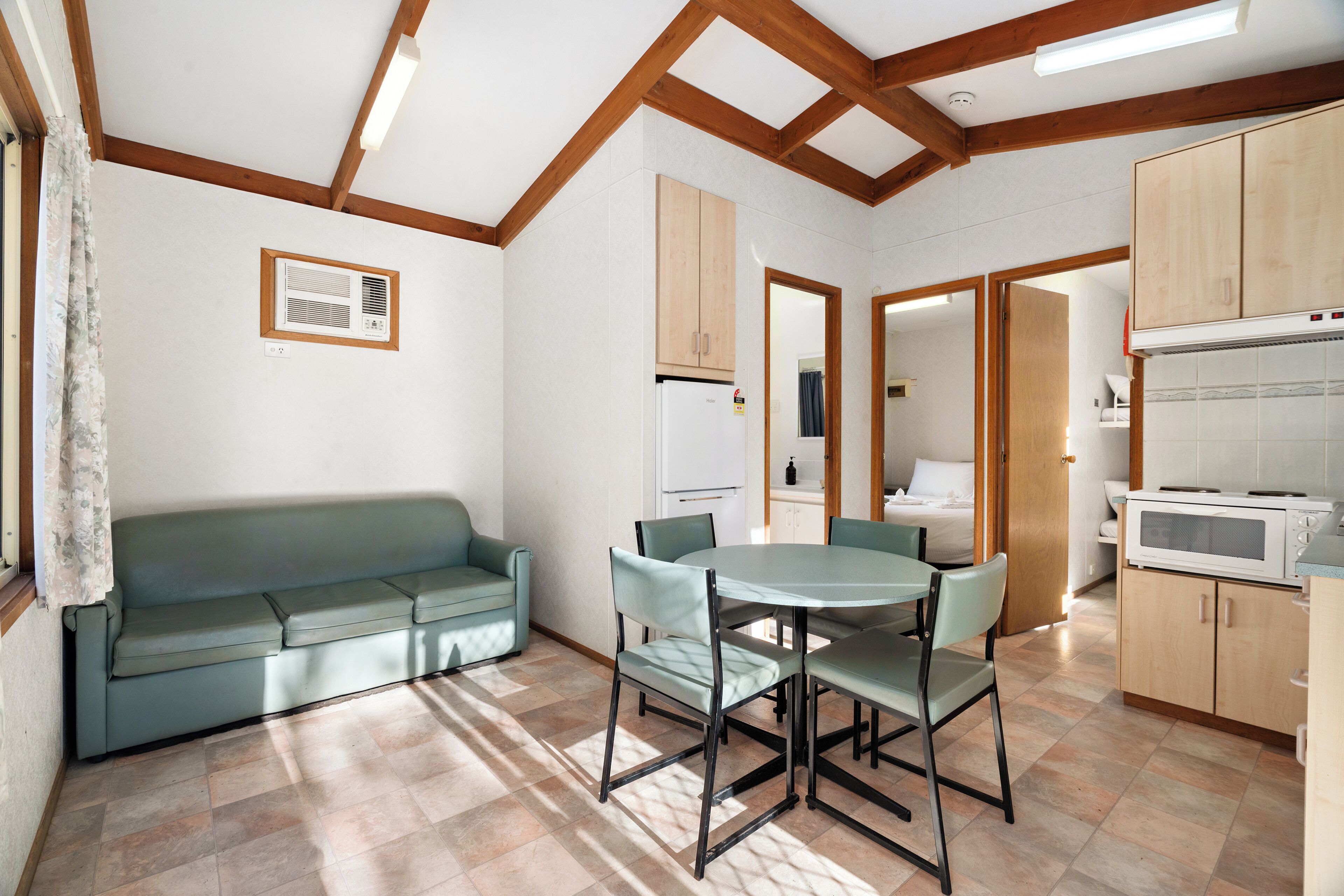 2 Bedroom Family Cabin X @ Laanecoorie Lakeside | Living area