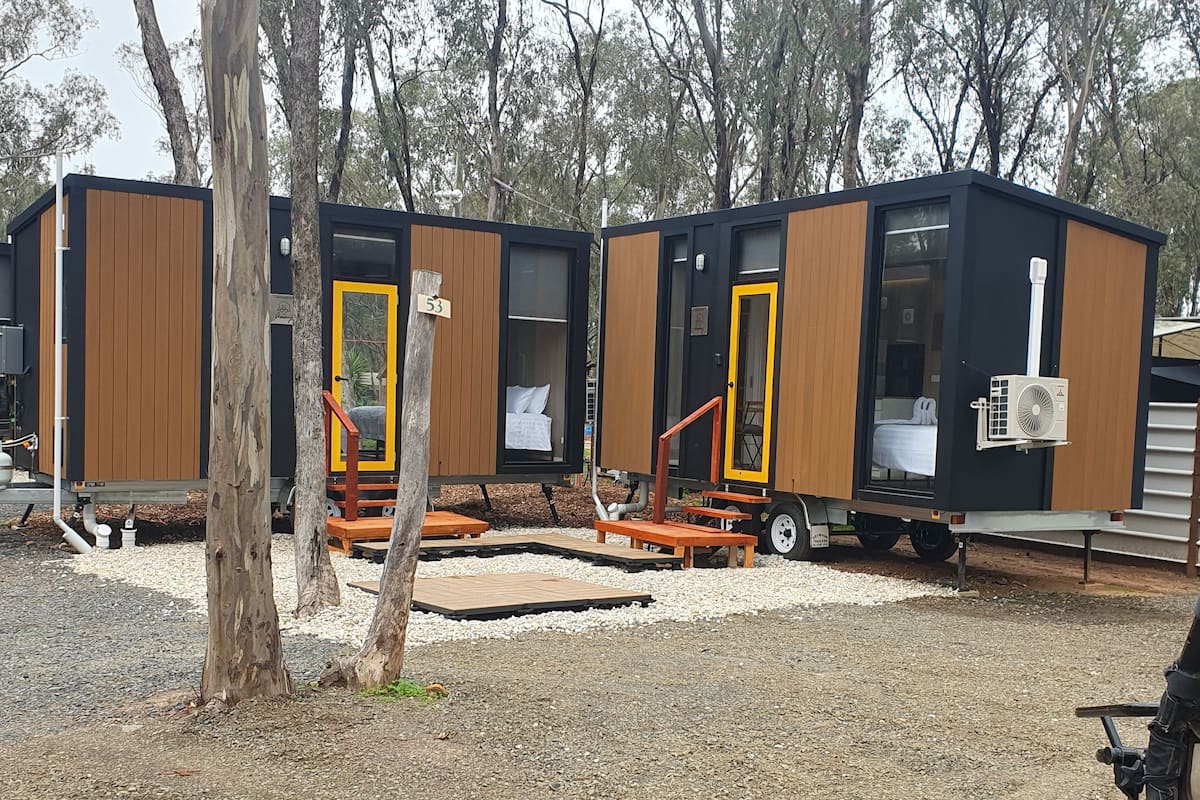 Double Tiny House Villa @ Laanecoorie Lakeside | Bed sheets
