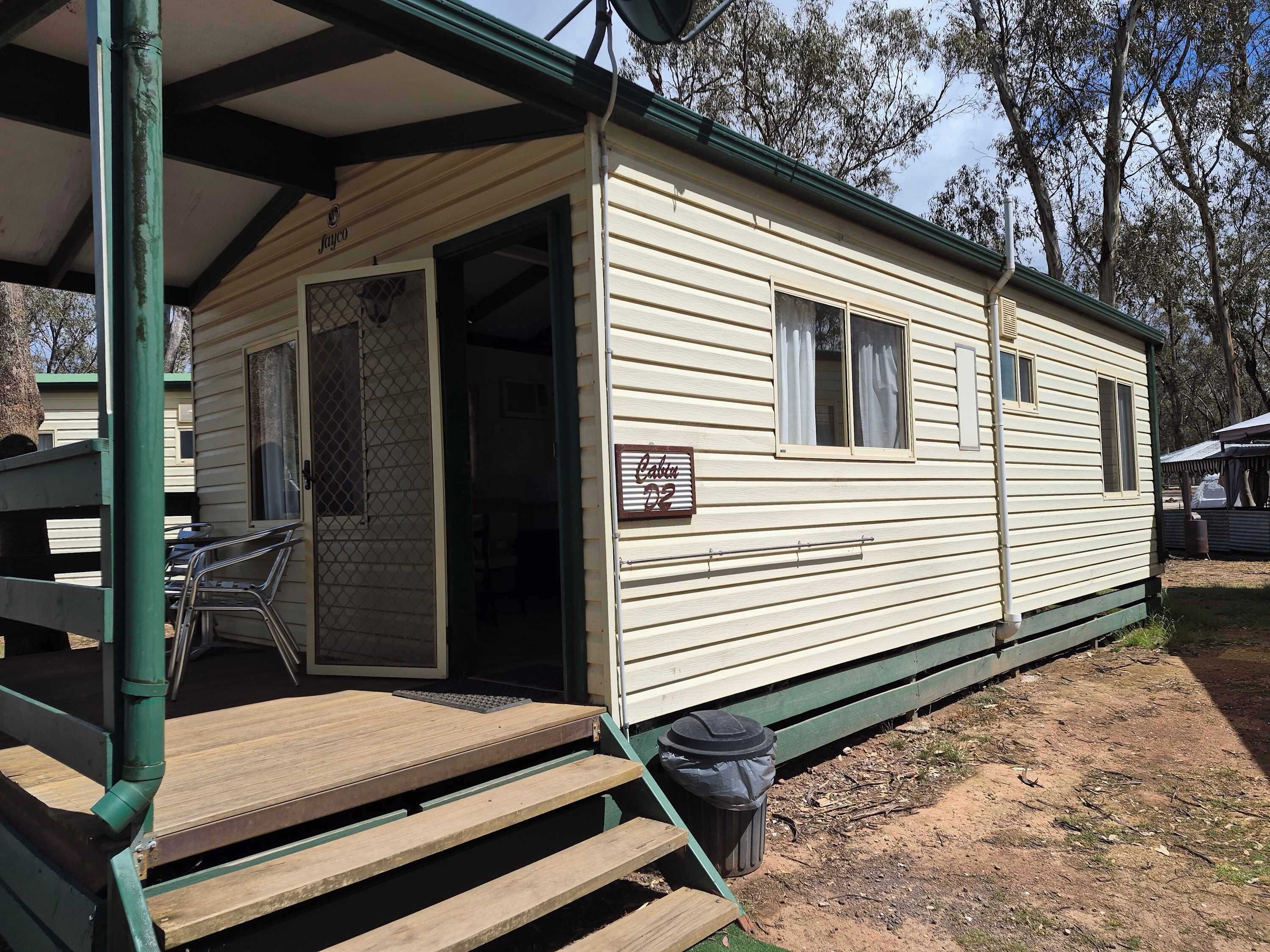 Stuga - uteplats - sjöutsikt (2 Bedroom Lakeview D2456)