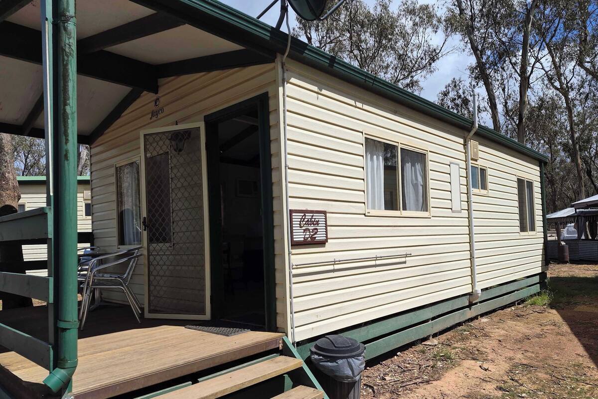 Stuga - uteplats - sjöutsikt (2 Bedroom Lakeview D2456)