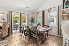 Dining Area - Top Level - Just Fore Fun: Small Dog-friendly, Close to Beach (Corolla)
