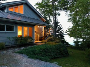 Exterior - Mid-coast Dream- Beautiful Oceanfront home with spectacular views! (St. George)