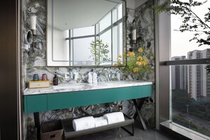 Free toiletries, hair dryer, bathrobes, slippers