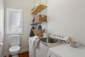 Hair dryer, towels - Perfect Mt Eden Bungalow (by Furnished Rentals) (Auckland City)