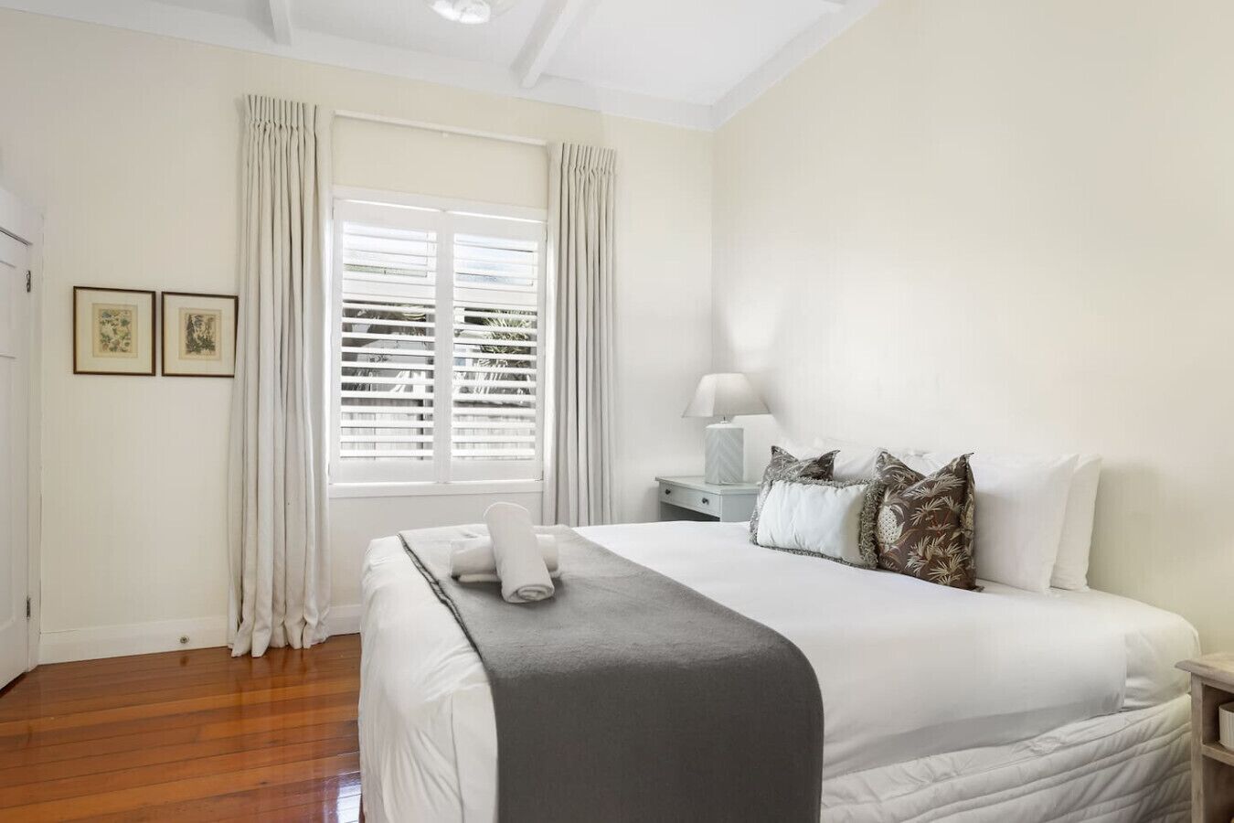 3 bedrooms, desk, iron/ironing board, WiFi