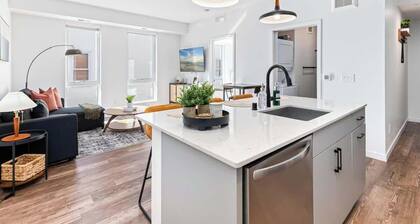 1 Bed Apt + Rooftop | Lake of Isles