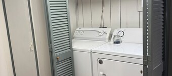 Explore Troy from this central location  - Easy Walk to Distillery