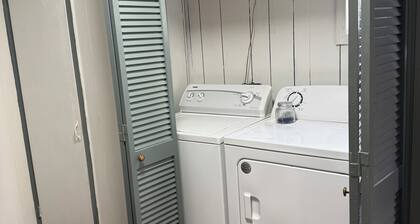 Explore Troy from this central location - Easy Walk to Distillery