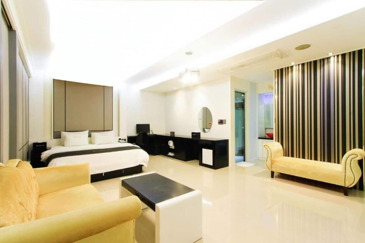 غرفة مزدوجة فاخرة - منظر للمدينة | واي فاي مجانًا