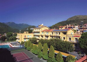 Sports court - Holiday apartment with pool and air conditioning (Pietra Ligure)