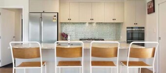 Welcome to your modern countryside getaway in Mamaku,