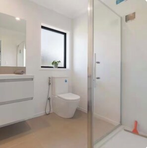 Handtücher, Seife, Toilettenpapier