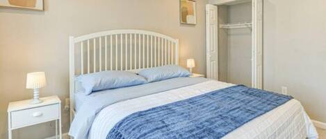 Strygejern/strygebræt, Wi-Fi, sengetøj