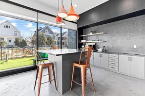 Interior - 1BR Apt | Rooftop, Gym, Workspace (Minneapolis)