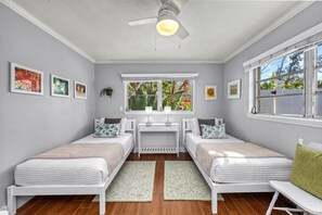 3 bedrooms, iron/ironing board, free WiFi, bed sheets - Siesta SunDaze | Canal Front, Pool, Hot Tub, Walk to Siesta Key Beach (Sarasota)