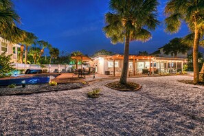 Terrace/patio - Siesta SunDaze | Canal Front, Pool, Hot Tub, Walk to Siesta Key Beach (Sarasota)