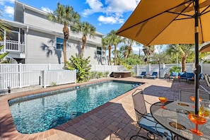 A heated pool - Siesta SunDaze | Canal Front, Pool, Hot Tub, Walk to Siesta Key Beach (Sarasota)
