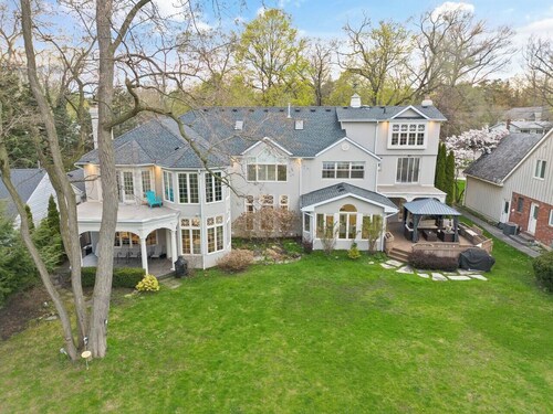 Lakefront Mansion ~Views ~Games ~Patio ~Pool Table