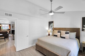 Iron/ironing board, WiFi, bed sheets - Welcome to Desert Lux: Your Oasis of Elegance (Scottsdale)