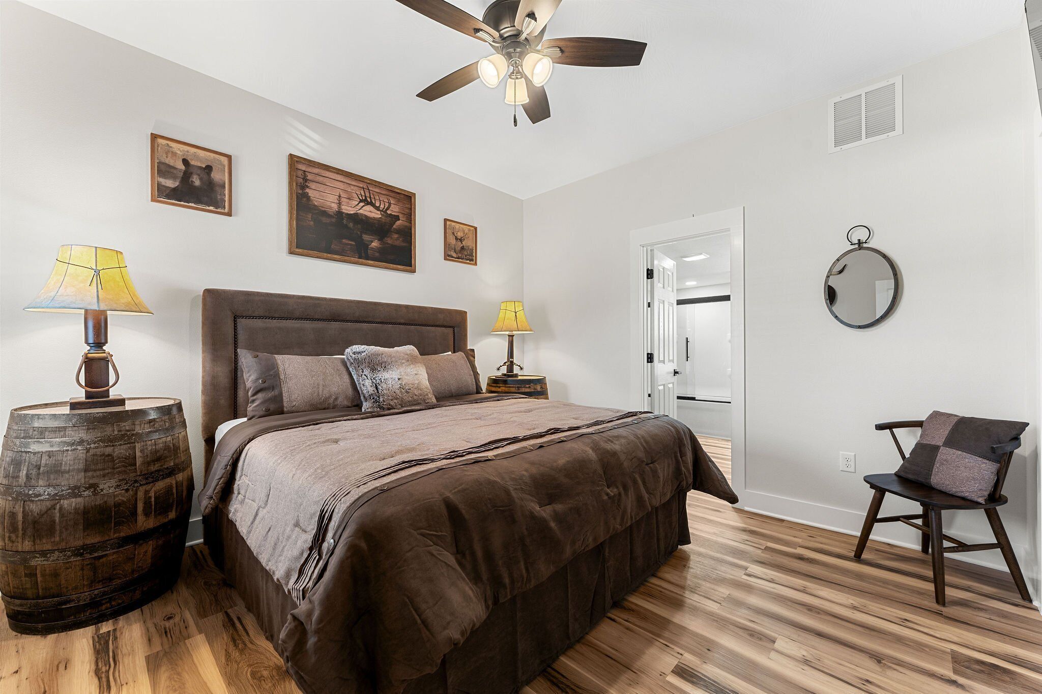 Iron/ironing board, free WiFi, bed sheets