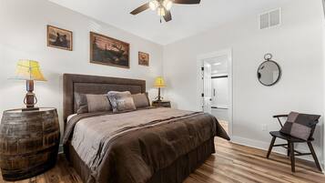 Iron/ironing board, free WiFi, bed sheets