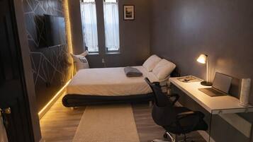 Iron/ironing board, internet, bed sheets