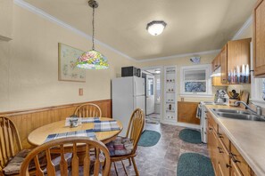 Private kitchen - The Cottage (John Day)