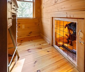 Interior - Private Oasis, Family & Pet Friendly, Bordering National Forest and Trails. (Ellijay)