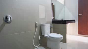 غرفة - سرير كبير | حمام